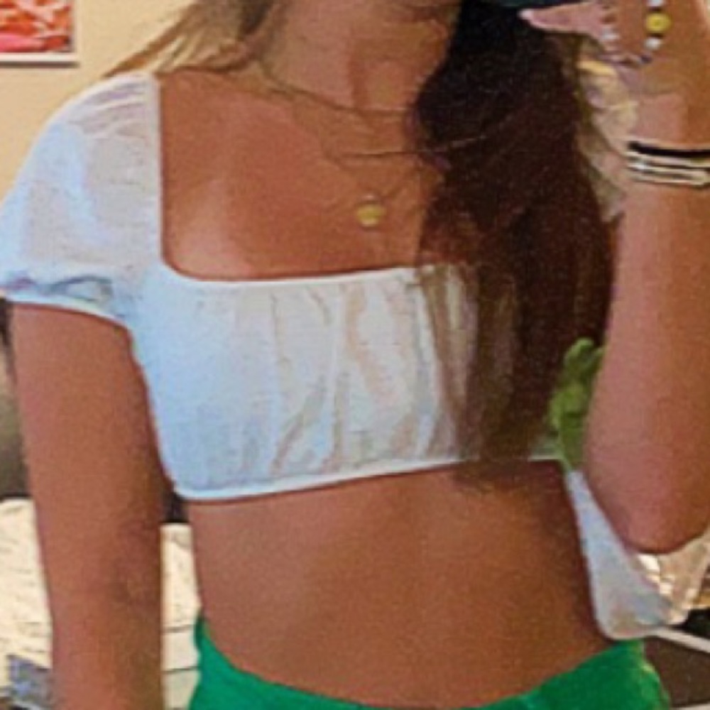 H&M white puff sleeve crop top